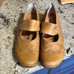 Birkenstock Footprints Tan Mary Jane’s